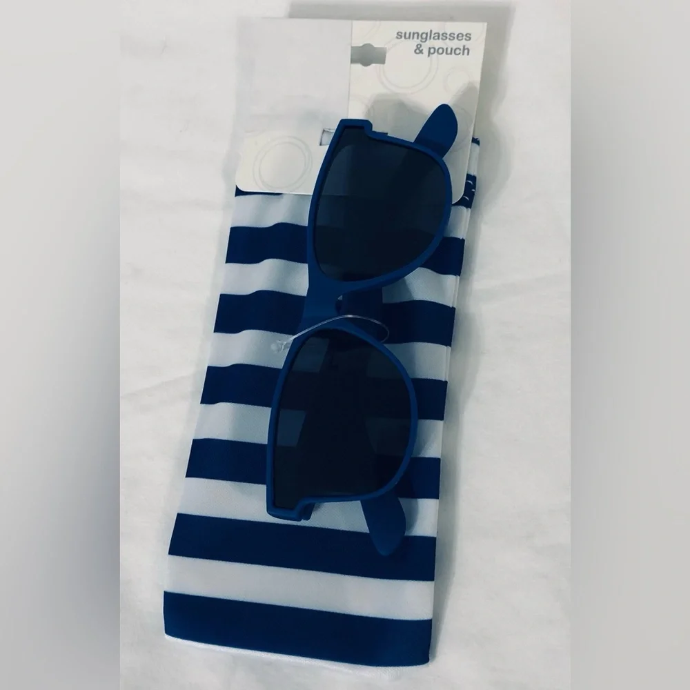 Kind’s sunglasses and pouch blue stripes.